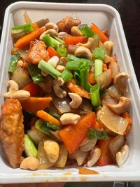 42. Kai phad met mamouang - Kipfilet met cashewnoten en groenten